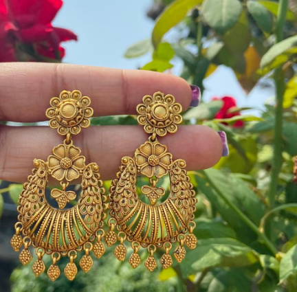 Elevate Your Look: Stunning Metallic Pieces for Your Ears